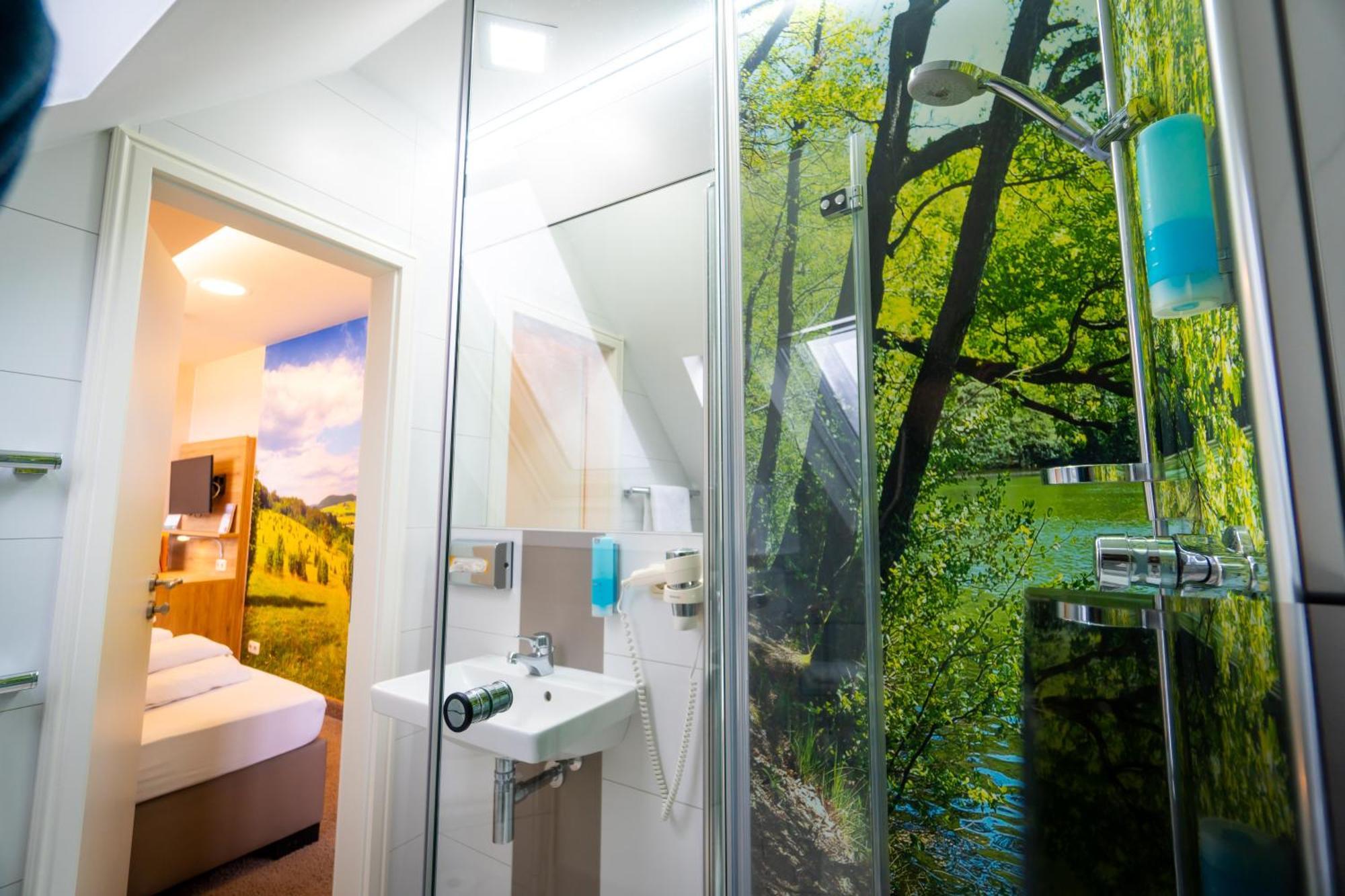 Landhotel Zur Gruenen Kutte Bernshausen Екстер'єр фото