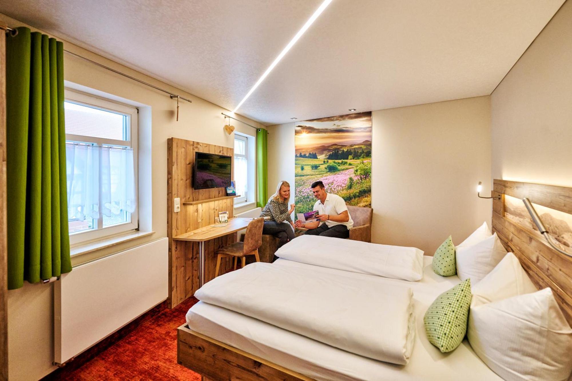 Landhotel Zur Gruenen Kutte Bernshausen Екстер'єр фото