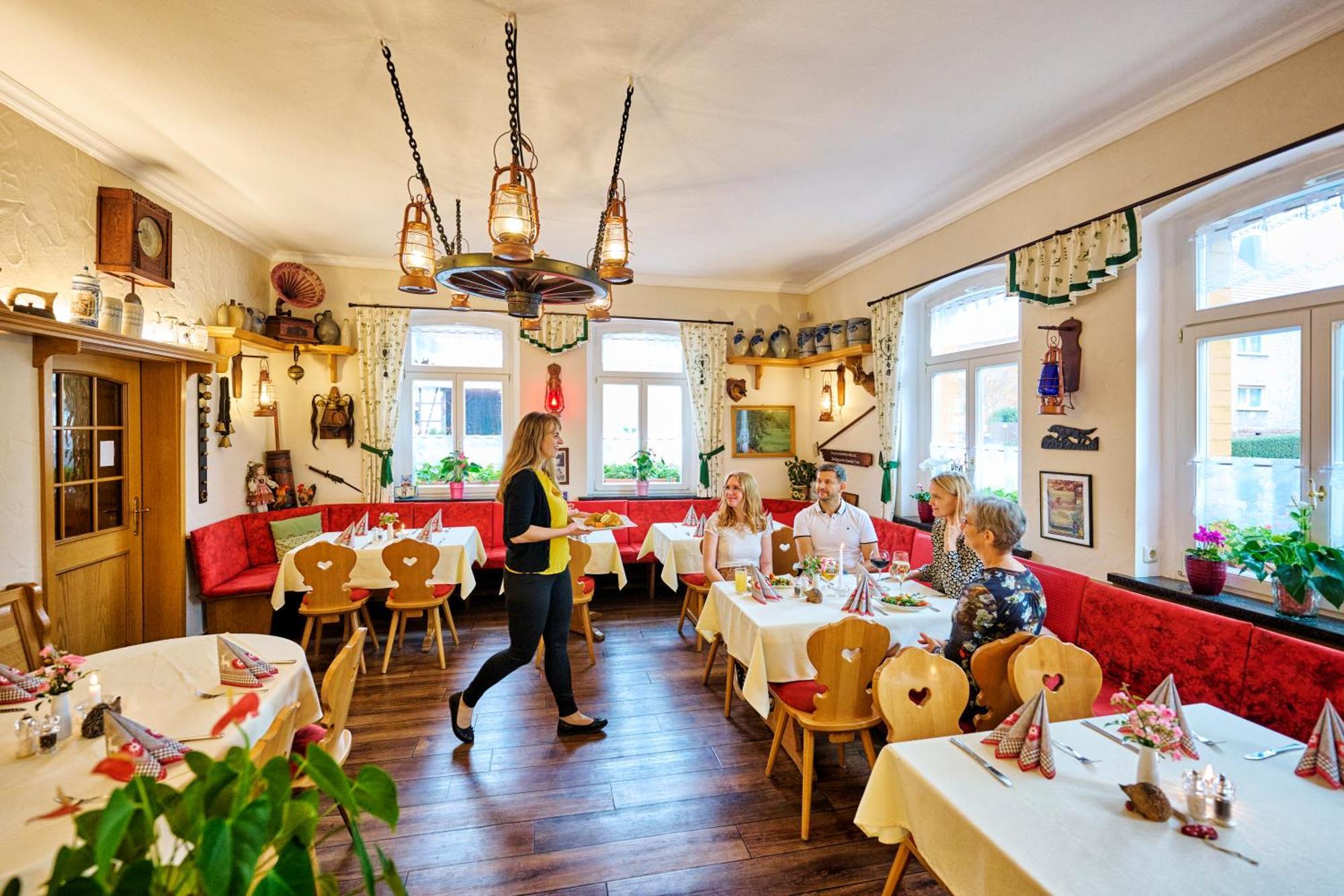 Landhotel Zur Gruenen Kutte Bernshausen Екстер'єр фото