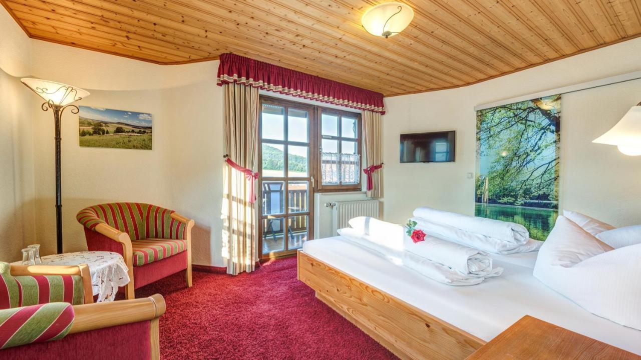 Landhotel Zur Gruenen Kutte Bernshausen Екстер'єр фото